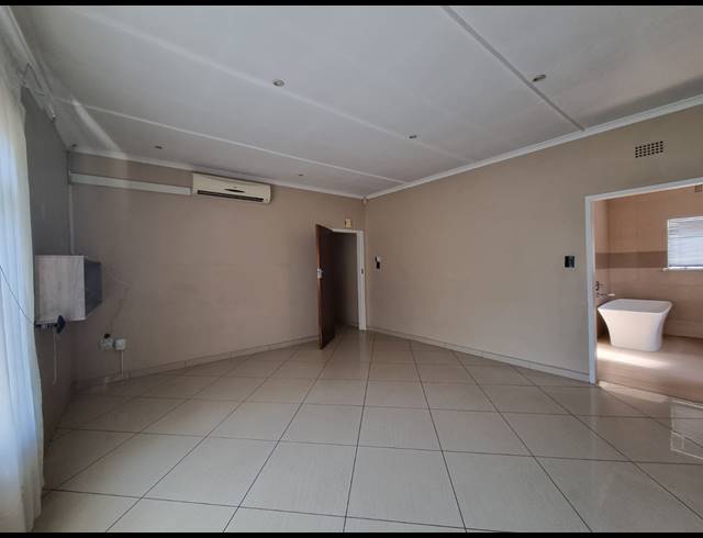 3 BEDROOM HOUSE FOR SALE IN VANDERBIJLPARK SW 1